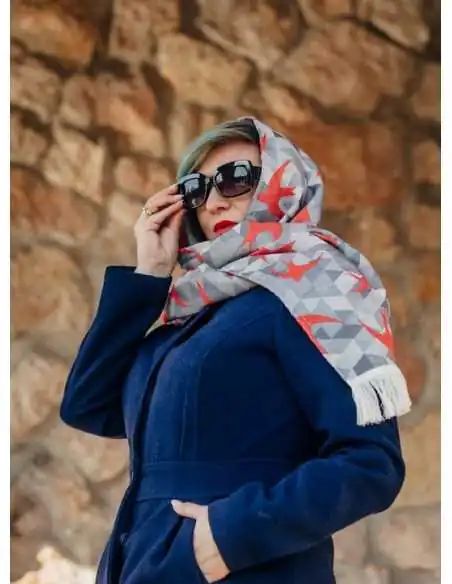 Esarfa LennyScarf, Swallows Grey & Red (42% Bumbac, 34% Lână Merino, 9% Matase, 15% Casmir)