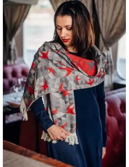 Esarfa LennyScarf, Swallows Grey & Red (42% Bumbac, 34% Lână Merino, 9% Matase, 15% Casmir)