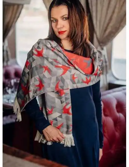 Esarfa LennyScarf, Swallows Grey & Red (42% Bumbac, 34% Lână Merino, 9% Matase, 15% Casmir)